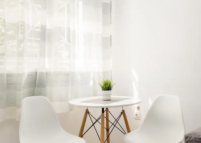 Stylish Loft In Center 1 *